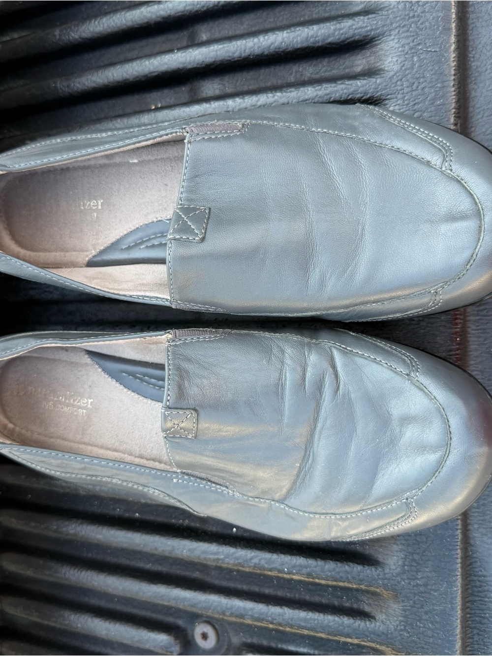 Naturalizer Women's Gray Slip-On Leather Loafers